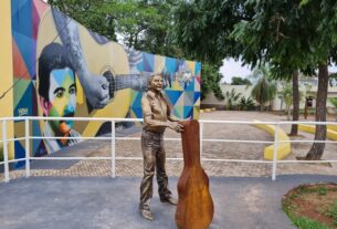 Estátua Zacarias Mourão. Foto: Augusto Marques