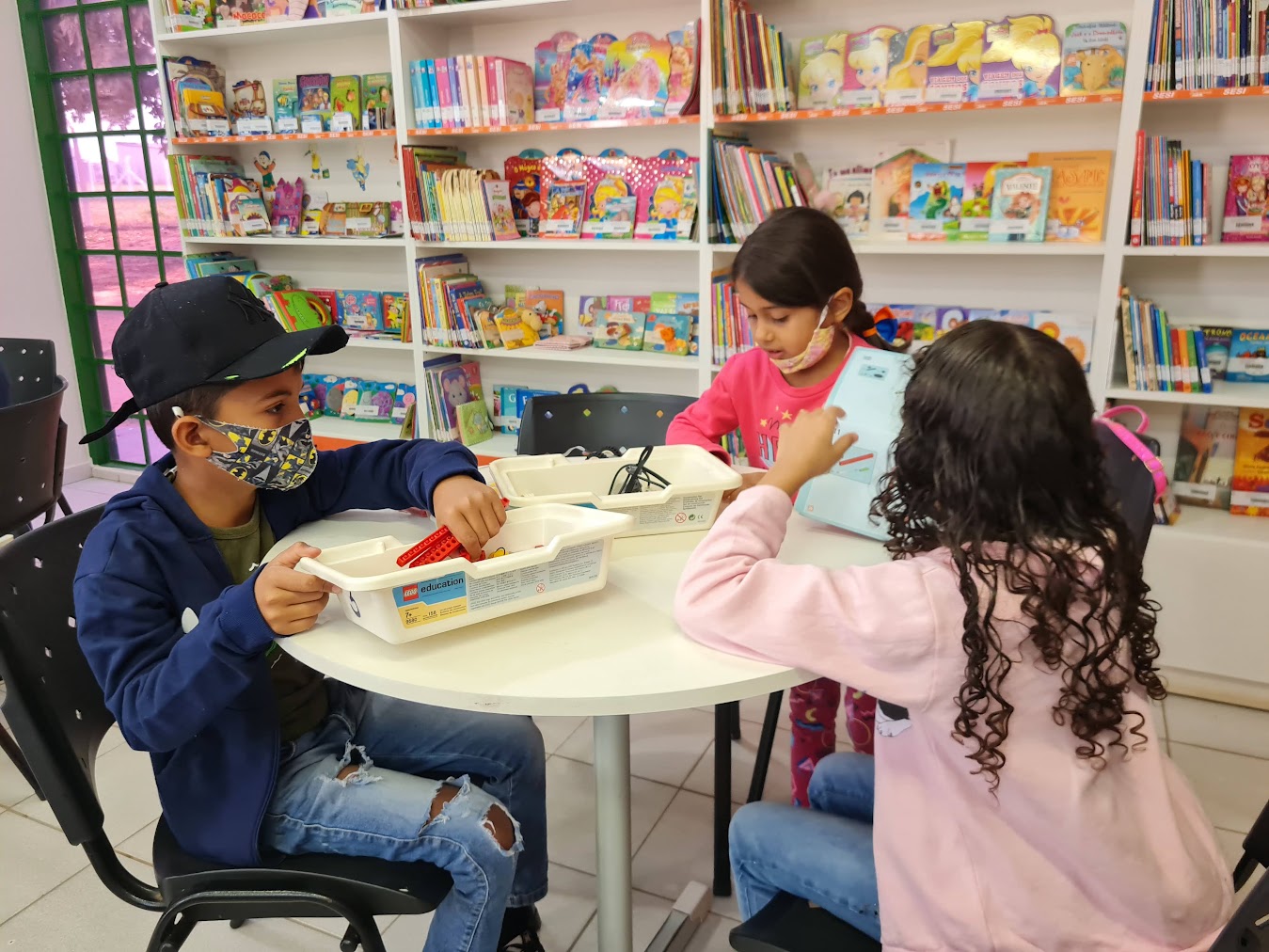 Biblioteca do Sesi e Secretarias Municipais firmam parcerias para fortalecer projetos educacionais em Coxim