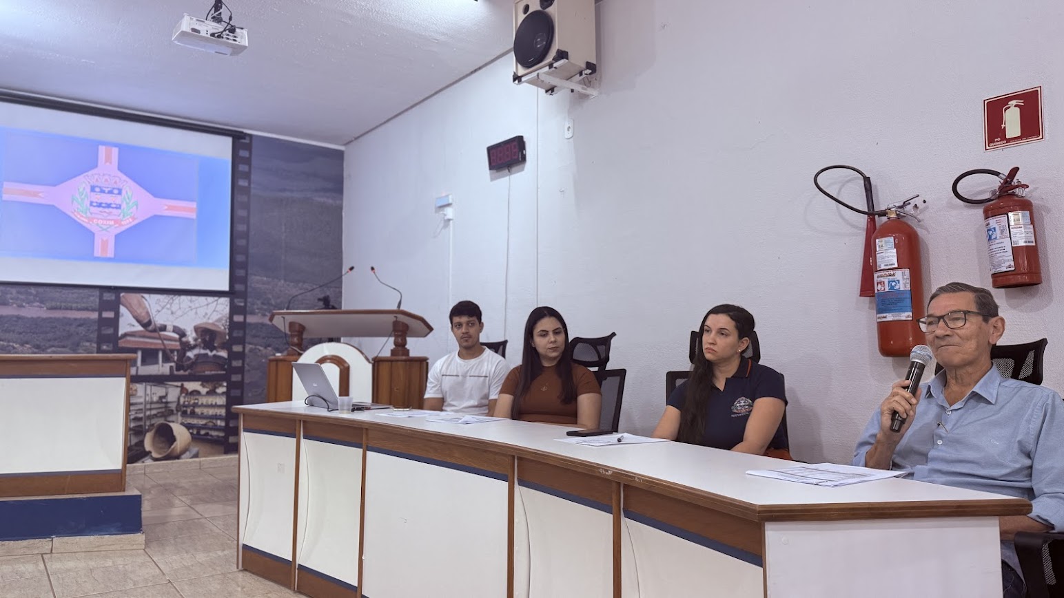 Prefeitura de Coxim supera índices constitucionais em educação, saúde e mantém despesas com pessoal sob controle, revela audiência pública